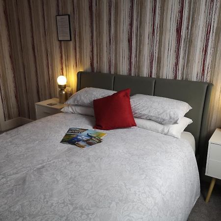 The Phoenix Guest House Scarborough Bagian luar foto