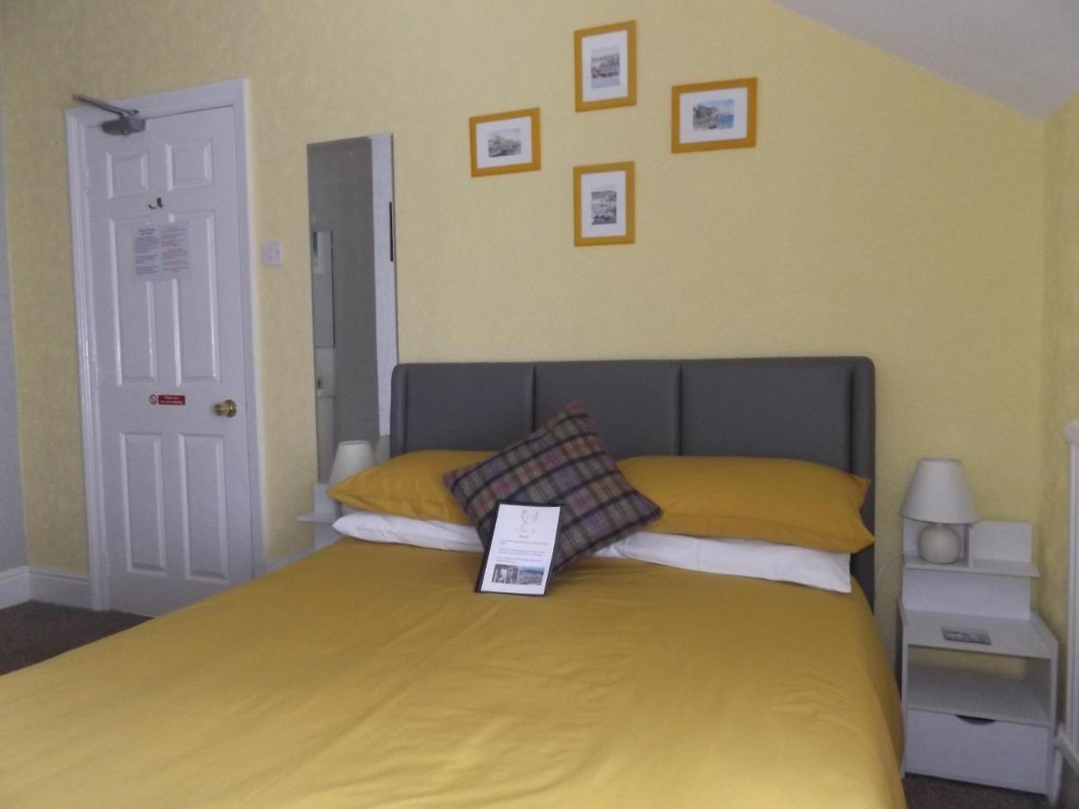 The Phoenix Guest House Scarborough Bagian luar foto