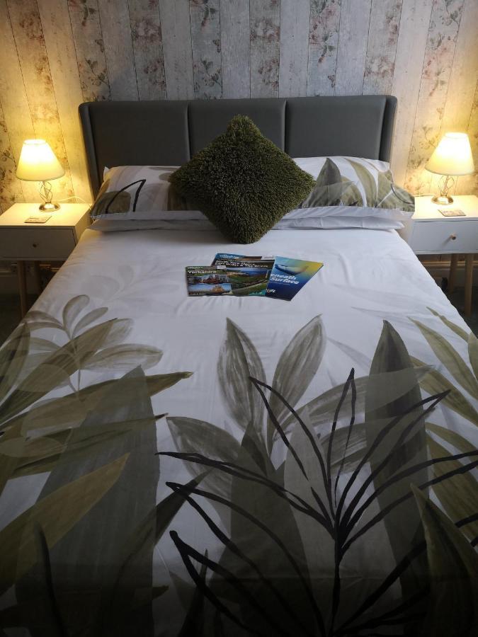 The Phoenix Guest House Scarborough Bagian luar foto